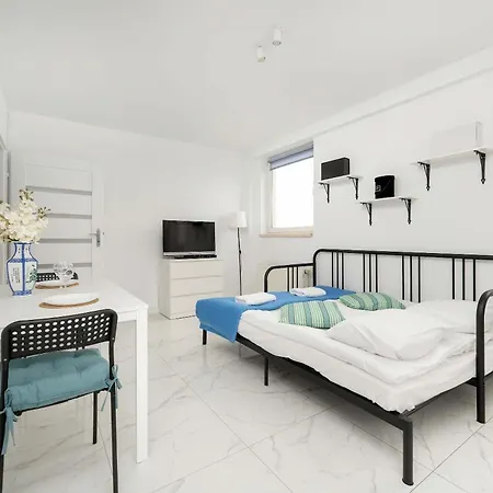 Jasne I Przytulne Blisko Parku We Wroclawiu By Renters Breslavia