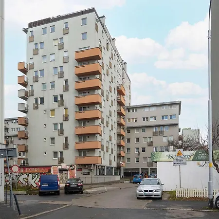 Jasne I Przytulne Blisko Parku We Wroclawiu By Renters *